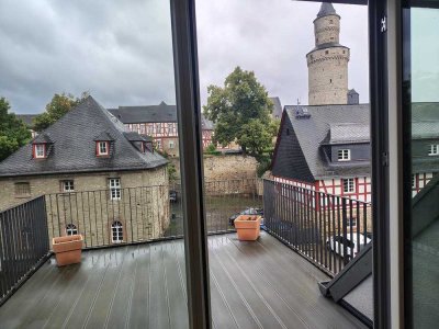 2 Zimmer mit großem Balkon