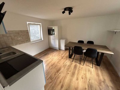 Schöne Maisonette-Altbau-Dreizimmerwohnung nahezu voll möbliert