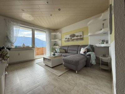 Helle Eigentumswohnung mit hochwertiger Ausstattung, südseitige Loggia, Garage