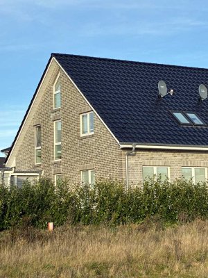 Neuwertige 5-Zimmer Doppelhaushälfte mit Garten in Medelby