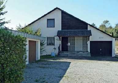 Freundliche 2-Zimmer-DG-Wohnung mit Terrassenbenutzung und EBK in Bad Waldsee
