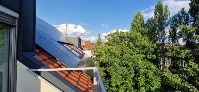 Dachgeschosswohnung mit Aufzug in der City! Dachloggia mit Ausblick ins Grüne