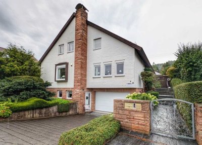 Freistehendes Einfamilienhaus mit Einliegerwohnung – großzügig, modernisiert & energieeffizient