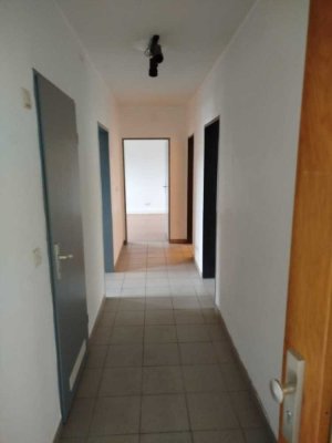 4 ZKB, praktische Aufteilung mit Gäste-WC sucht neue Mieter