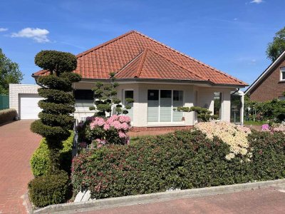 *Provisionsfrei* Sehr zentral und ruhig gelegener Bungalow mit ausgebautem Dachgeschoss