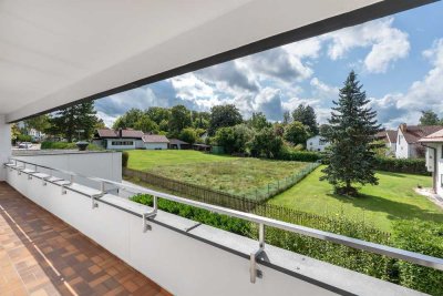 Helle und gut geschnittene 3 Zimmer Wohnung mit großem Balkon