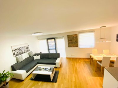 Privat: Moderne 2-Zimmer-Wohnung mit TG,Balkon &amp; Untersbergblick – Bezugsbereit!