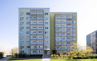 Für Senioren: 2-Raum-Wohnung mit Loggia und Aufzug in Grünau