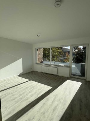 Ab sofort verfügbar! Renoviertes Apartment mit Balkon Krefeld Bockum!