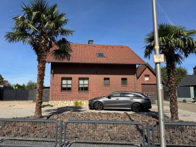 Wohnen unter Palmen: Freistehendes 5-Zimmer Haus mit Garage in Heinsberg