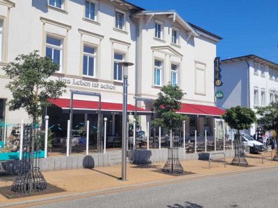 Helle 2-Zimmer-Wohnung im 1. Obergeschoss eines Bäderstilhauses in Göhren