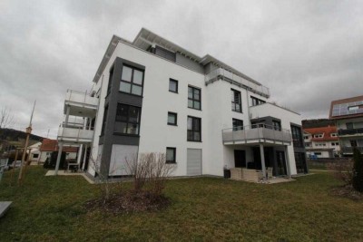 Moderne, helle 4-Zimmer-Wohnung mit Balkon und Einbauküche in Geisingen