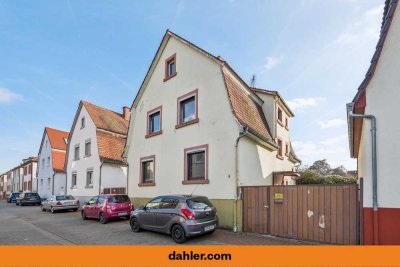 Ihr kleines Paradies – Sanierungsbedürftiges Mehrfamilienhaus