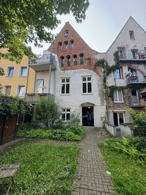 Helle, ruhige Maisonette-Wohnung (92qm) mit Balkon in Stralsunder Altstadt