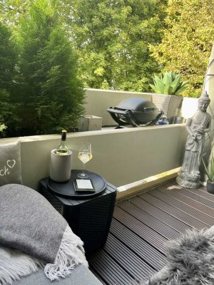 Stilvolle 3-Zimmer-Maisonette Wohnung mit 2 Balkonen und Einbauküche in Waldrandlage