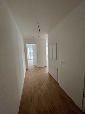 NUR NOCH WENIGE EINHEITEN VERFÜGBAR! Schöne und geräumige 3-Zimmerwohnung im Burgweg West