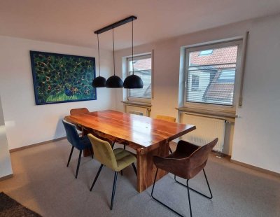 Geschmackvolle 3,5-Raum-Wohnung, möbliert, EBK, Maisonette, in Wangen, auf Zeit