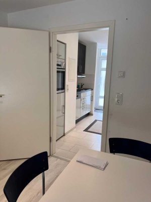 Charmantes 2-Zimmer Apartment in Bonn-Auerberger Mitte, Kurzzeitmiete: ab 440 € warm pro Woche