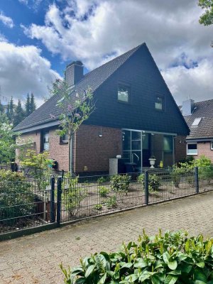 Traumhaftes Einfamilienhaus mit Kamin und Gartenidylle
