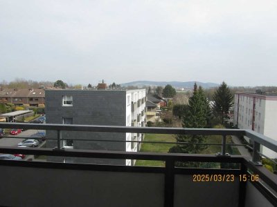 Helle Wohnung mit EBK + Balkon im 4. Stock in Wolfenbüttel, weitgehend behindertengerecht