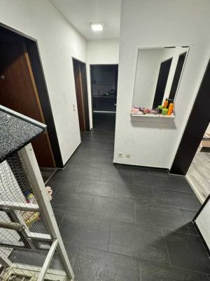 Helle 3 Zimmer Wohnung mit Balkon zu vermieten