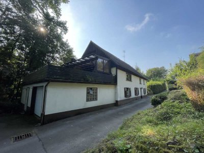 Handwerker gesucht: Einfamilienhaus im Grünen mit viel Potenzial