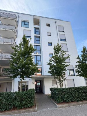 Moderne Terrassenwohnung mit Einbauküche Tiefgarage und barrierefreiem Zugang