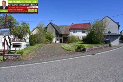 Wohnhaus mit toller Zufahrt und Scheune