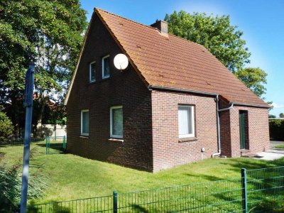 Norden/Westermarsch: Kleines renovierungsbedürftiges Einfamilienhaus