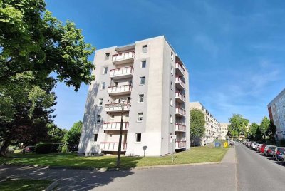 Hoch hinaus: Frisch sanierte 1-Zimmer-Wohnung mit Balkon, Ausblick & Sonnenfeeling!