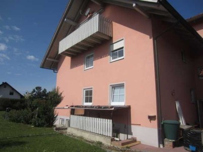 Wunderschöne 3-Zimmer DG-Wohnung mit eigenem Garten und Balkon