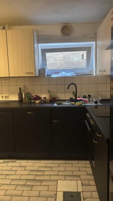 Schöne 2,5 Zimmer Souterrain Wohnung