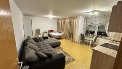 gepflegte 1-Zi.-Whg mit Küche und TG-Platz, perfekt für Single/Pendler