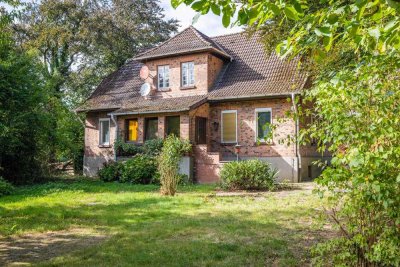 Viel Platz & Potenzial: Einfamilien- Landhaus in Gockenholz - großer Garten, Garage & Carport