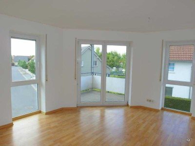 Für Eigennutzer! Freundliche 2-Zimmer-Wohnung mit Südbalkon, Laminat "Sommerbuche" & separater Küche
