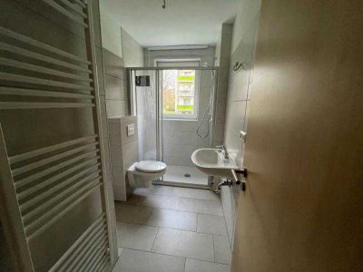 Modern sanierte 3-Raum-Wohnung im Erdgeschoss, gepflegter Altbau!