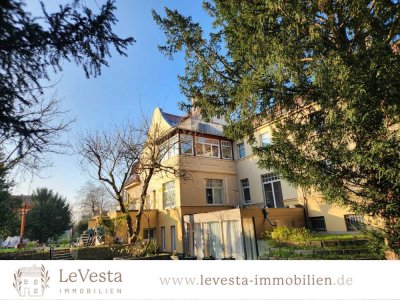 Elegante Altbauvilla mit großem Garten