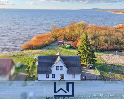 Traumhaus am See - ca. 20 Meter zum Baden