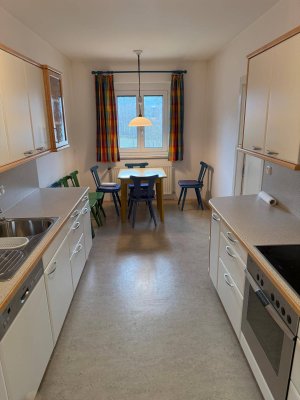 Helle 3 Zimmerwohnung, 2 OG, teilmöbliert, zu vermieten