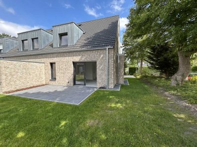 Modernes Familiennest bezugsbereit: stylisches Reihenendhaus im Düesberg-Viertel