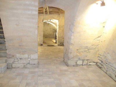 2-Zi.-Whg. mit großem beheizten Gewölbekeller