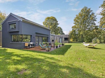 Hochwertiges Architektenhaus mit privatem Seezugang in Kleekamp