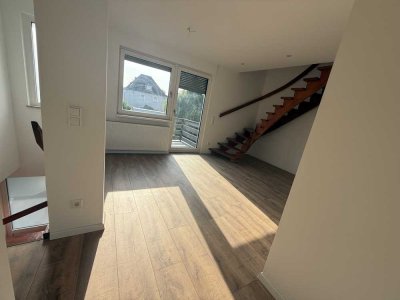 Kernsanierte Doppelhaushälfte in Herxheim – 6,5 Zimmer, 2 Gärten, Garage und Klimaanlage