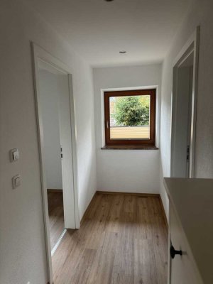 Moderne 2-Zimmer-EG-Wohnung mit Einbauküche in Berchtesgaden, Bezug ab 01.11.25