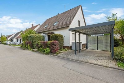 Zweifamilienhaus auf Süd-Grundstück mit Garage und Carport in guter Lage von Weil im Schönbuch