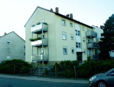 2-Zimmer-Hochparterre-Wohnung mit Balkon und EBK in Eisenberg (Pfalz)