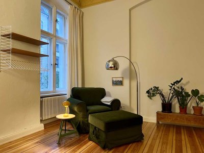 Stilvolle, voll-ausgestattete 1-Zimmer-Wohnung, 45 qm, mit Stuck in Schöneberg