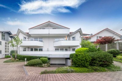 Großzügig und hell - frisch renovierte 4-Zimmer Wohnung