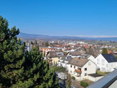 Von Privat: Gut geschnittene Penthouse-Wohnung in gepflegtem und ruhigen Haus zu vermieten