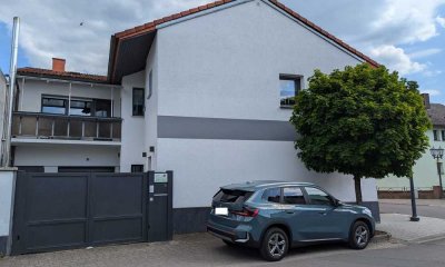 Attraktives 2-Familienhaus oder Wohnen und Arbeiten unter einem Dach